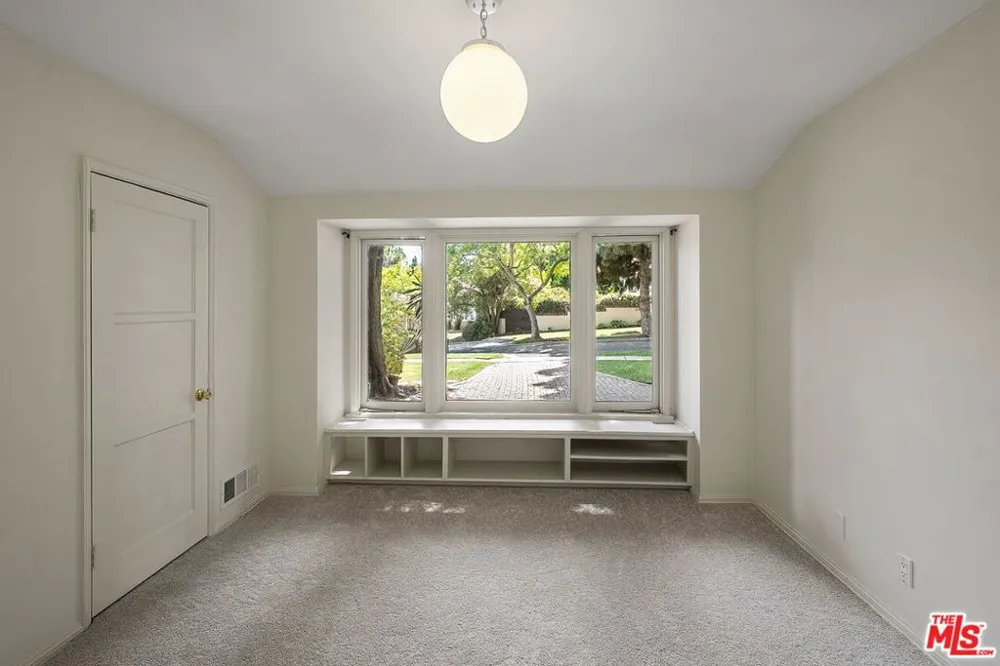 9149 Hillsboro Drive Los Angeles, CA 90034