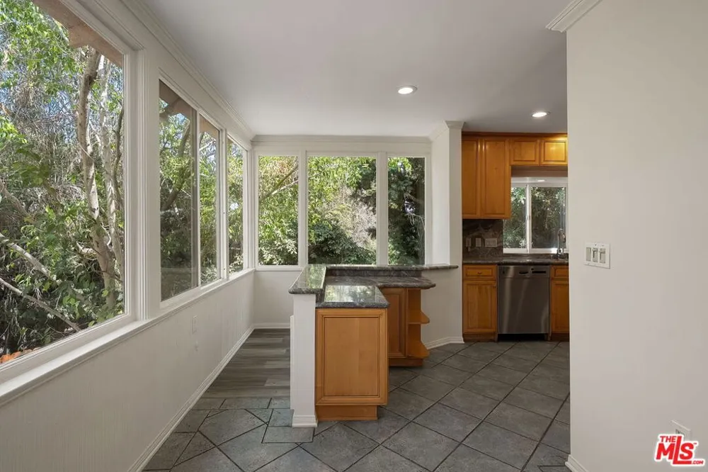 9149 Hillsboro Drive Los Angeles, CA 90034