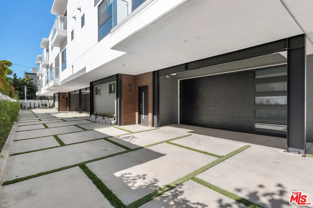 849 Alta Vista Boulevard #1 Los Angeles, CA 90046
