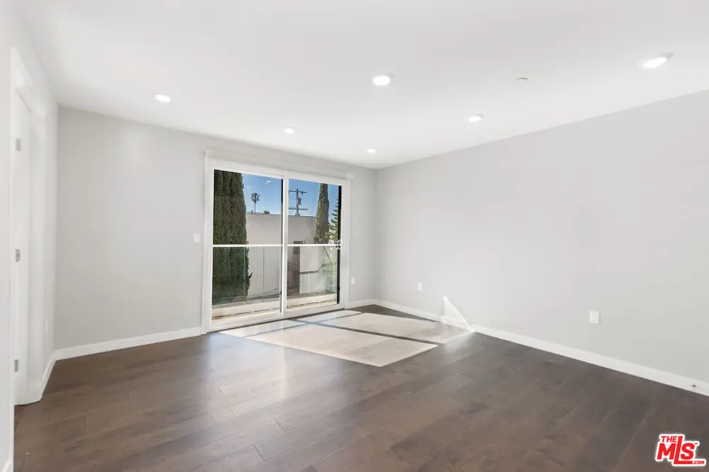 849 Alta Vista Boulevard #1 Los Angeles, CA 90046
