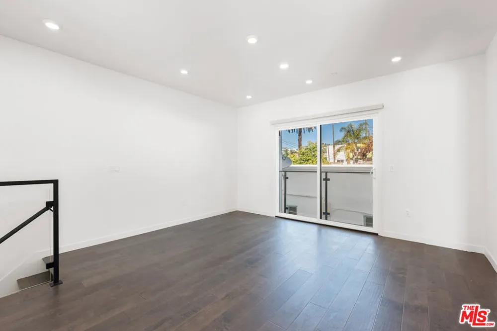 849 Alta Vista Boulevard #1 Los Angeles, CA 90046