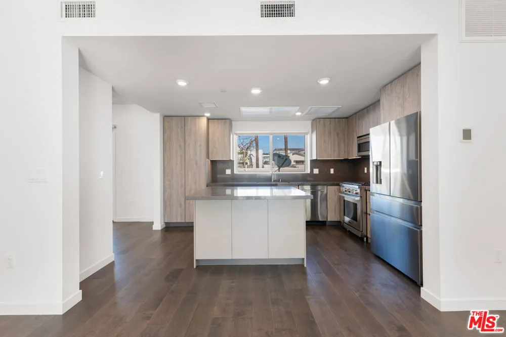 849 Alta Vista Boulevard #1 Los Angeles, CA 90046