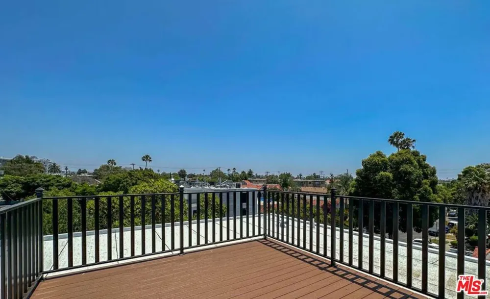 849 Alta Vista Boulevard #1 Los Angeles, CA 90046