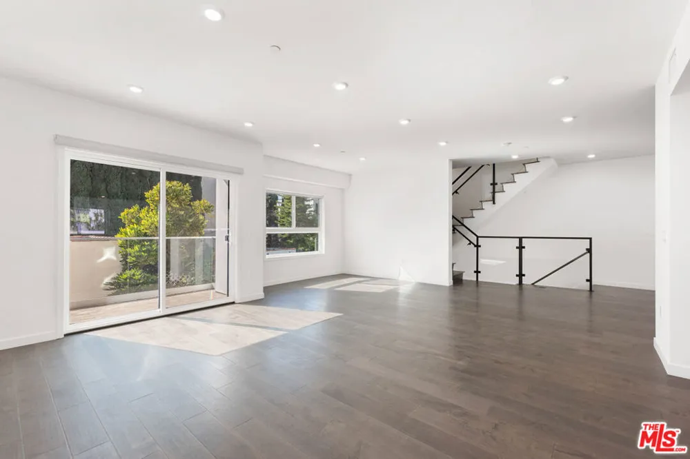 849 Alta Vista Boulevard #1 Los Angeles, CA 90046