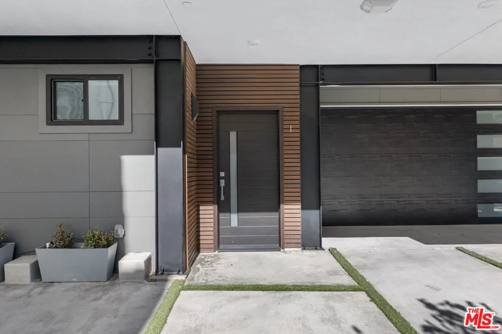 849 Alta Vista Boulevard #1 Los Angeles, CA 90046