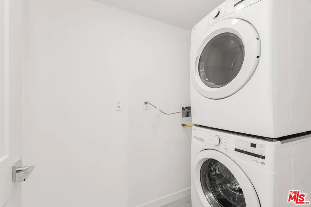 849 Alta Vista Boulevard #1 Los Angeles, CA 90046