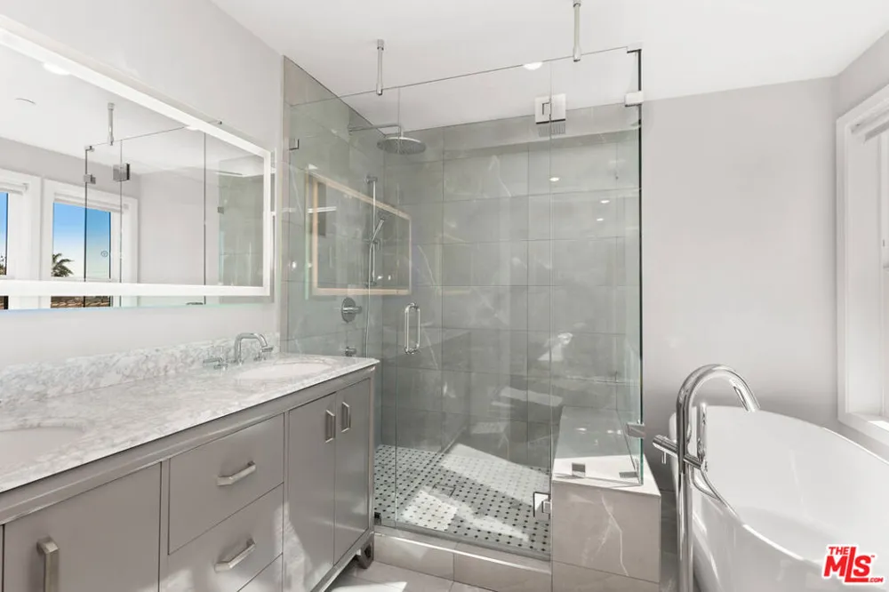 849 Alta Vista Boulevard #1 Los Angeles, CA 90046