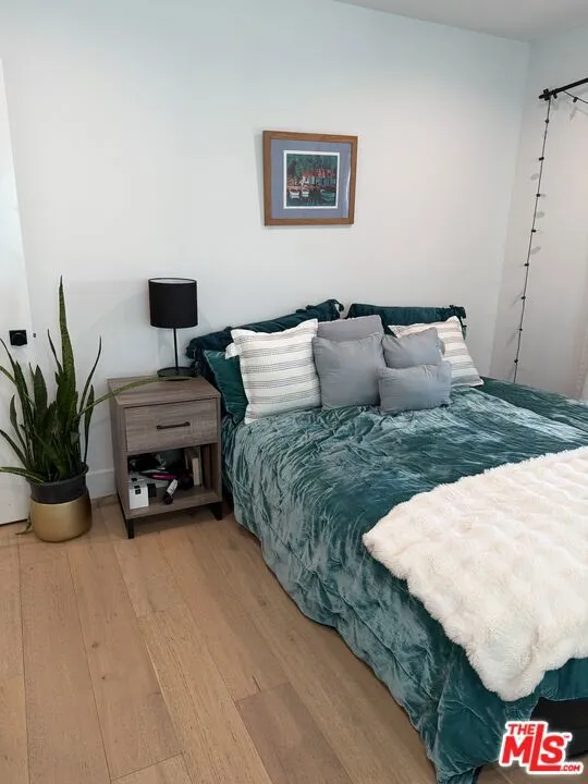 4342 Angeles Vista Boulevard View Park, CA 90008
