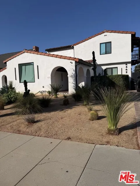 4342 Angeles Vista Boulevard