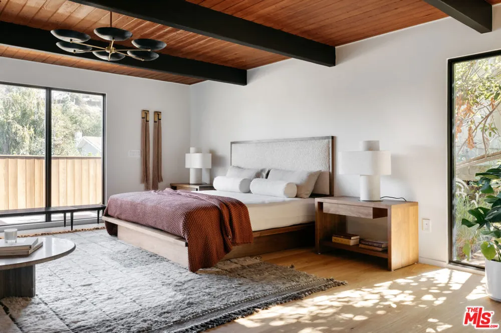 11558 DUQUE DRIVE Studio City, CA 91604