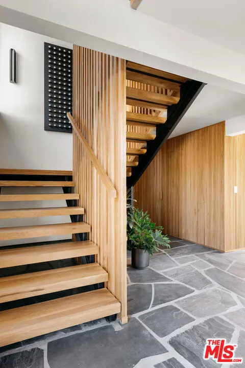 11558 DUQUE DRIVE Studio City, CA 91604