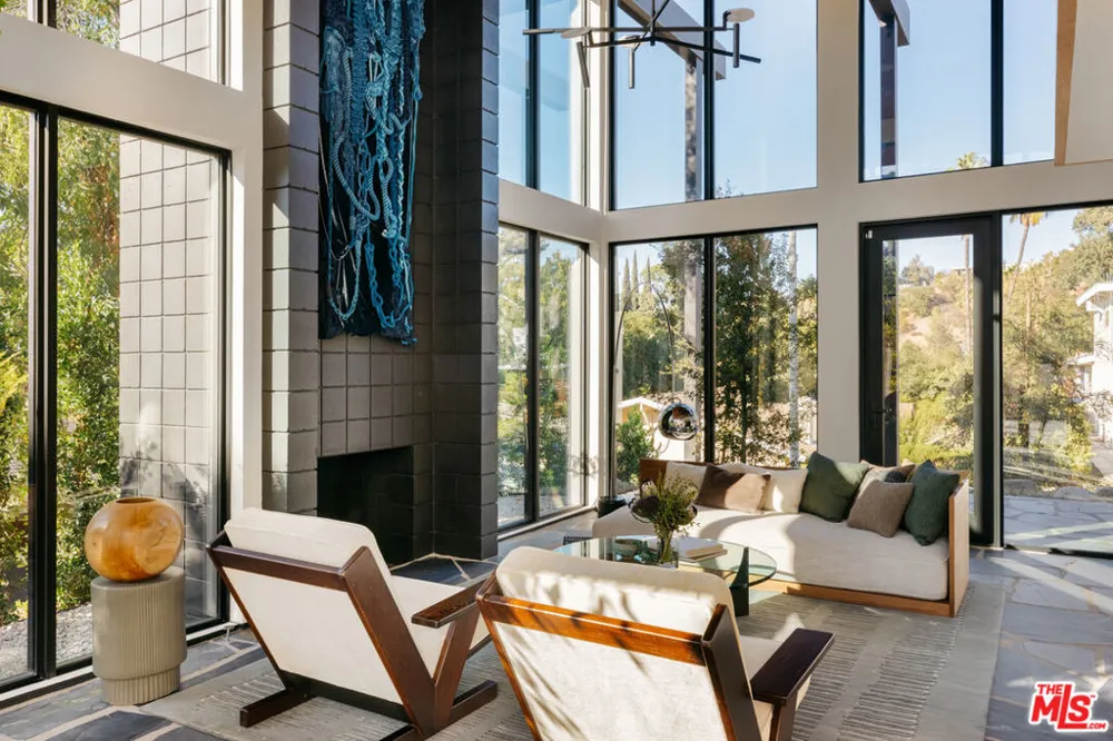 11558 DUQUE DRIVE Studio City, CA 91604