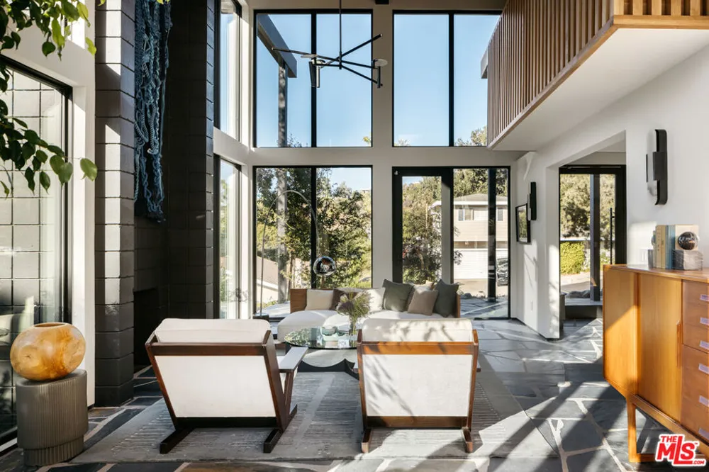 11558 DUQUE DRIVE Studio City, CA 91604