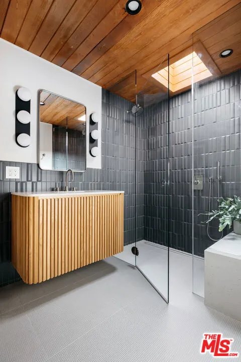 11558 DUQUE DRIVE Studio City, CA 91604