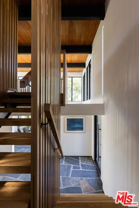 11558 DUQUE DRIVE Studio City, CA 91604