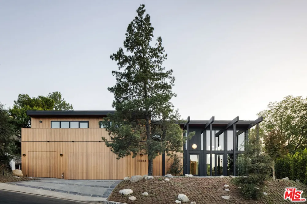 11558 DUQUE DRIVE Studio City, CA 91604
