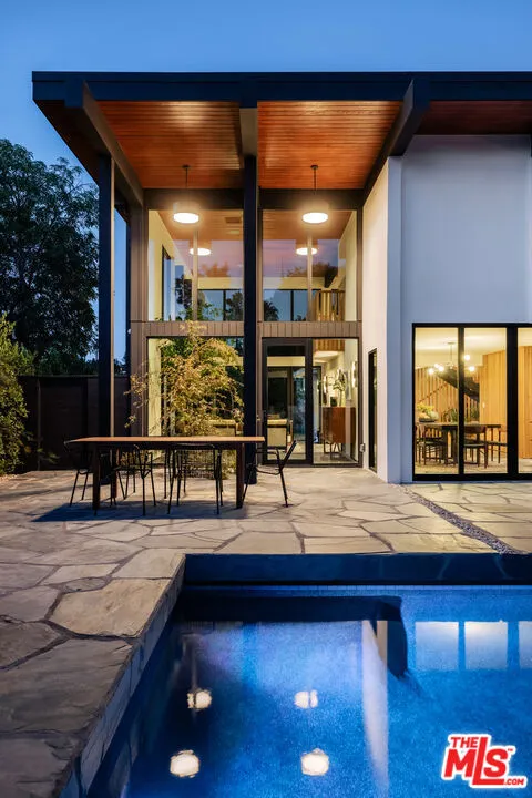 11558 DUQUE DRIVE Studio City, CA 91604