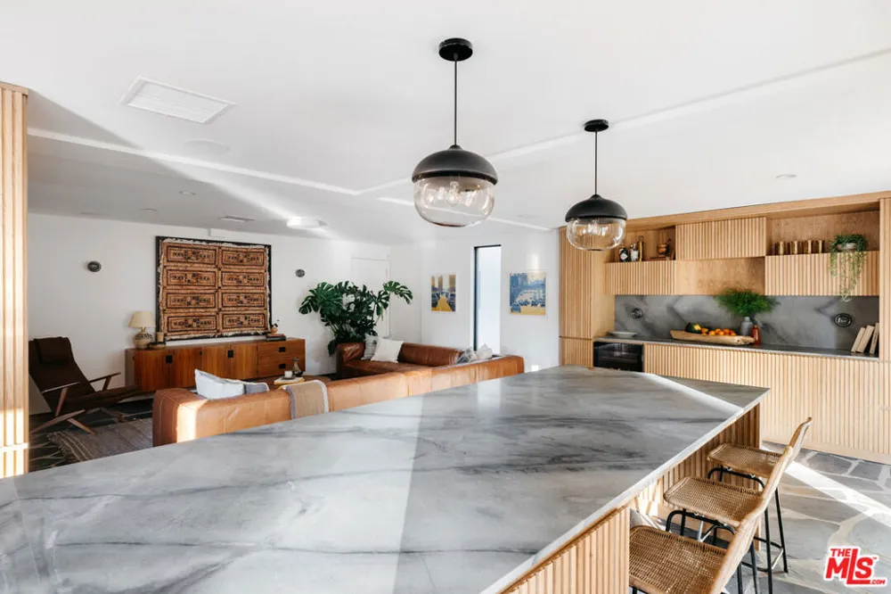 11558 DUQUE DRIVE Studio City, CA 91604