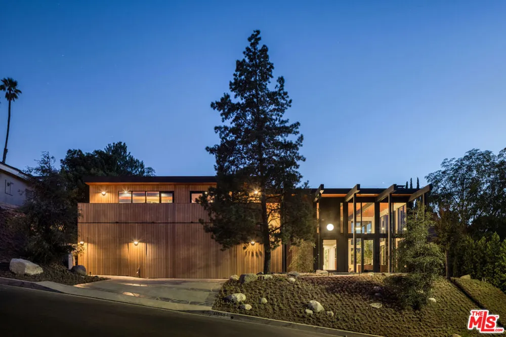 11558 DUQUE DRIVE Studio City, CA 91604