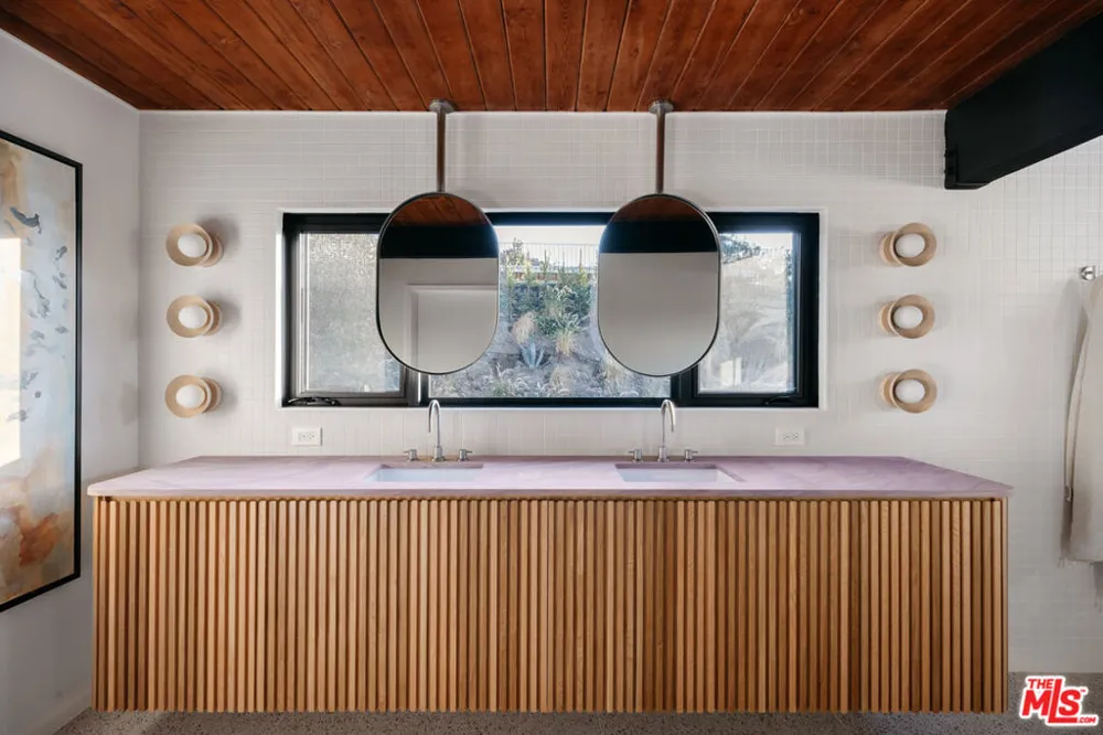 11558 DUQUE DRIVE Studio City, CA 91604