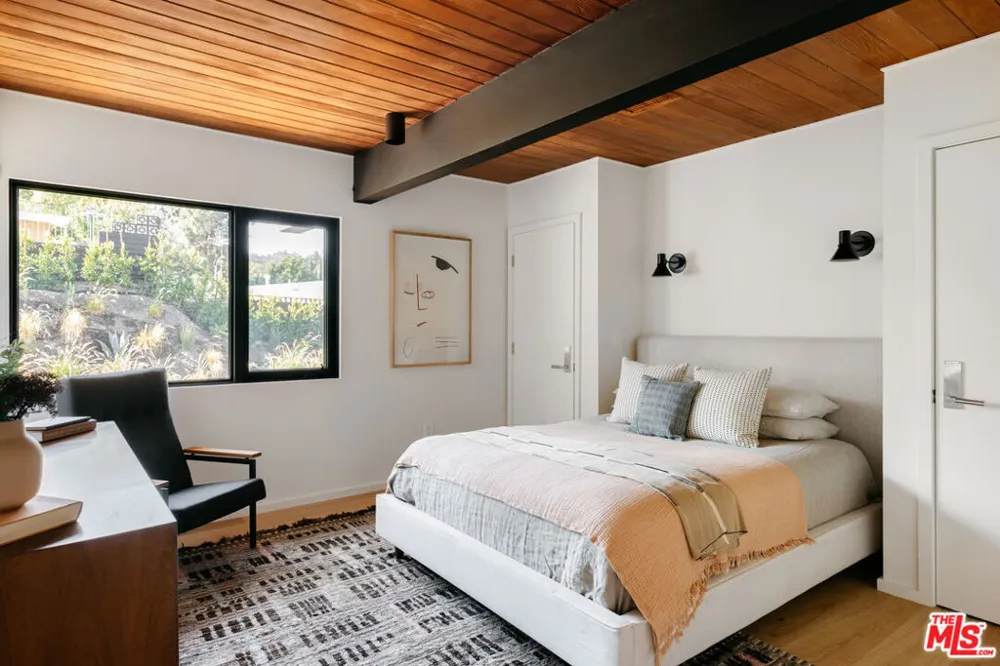 11558 DUQUE DRIVE Studio City, CA 91604