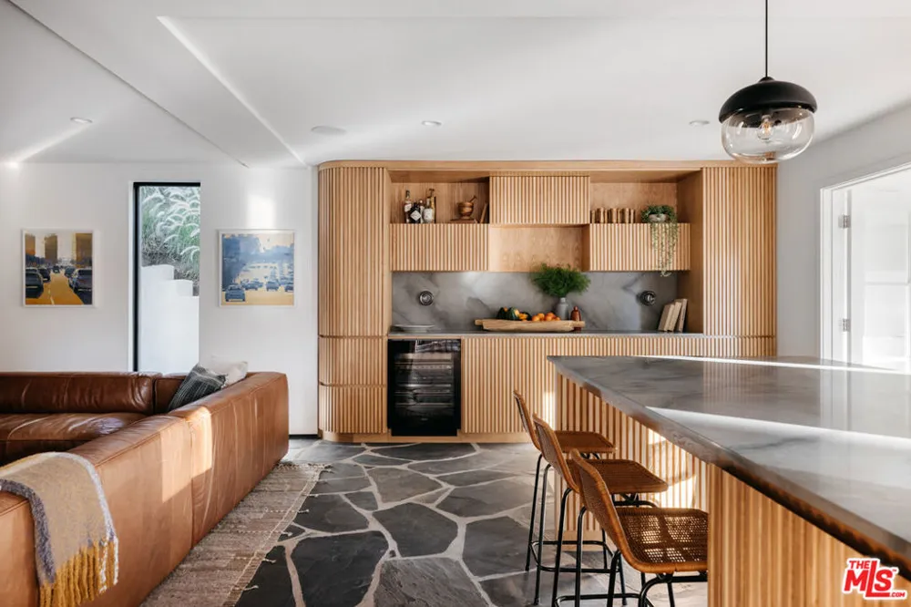 11558 DUQUE DRIVE Studio City, CA 91604