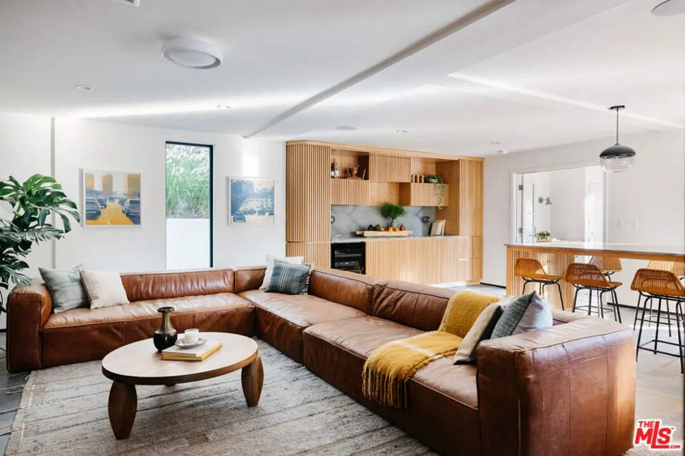 11558 DUQUE DRIVE Studio City, CA 91604