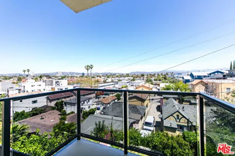 4615 St Charles Place #3/4