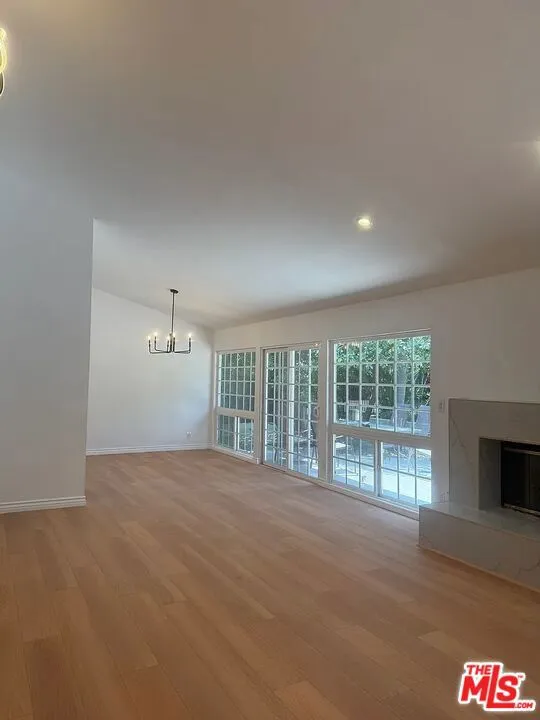 24316 Burbank Blvd Woodland Hills, CA 91367