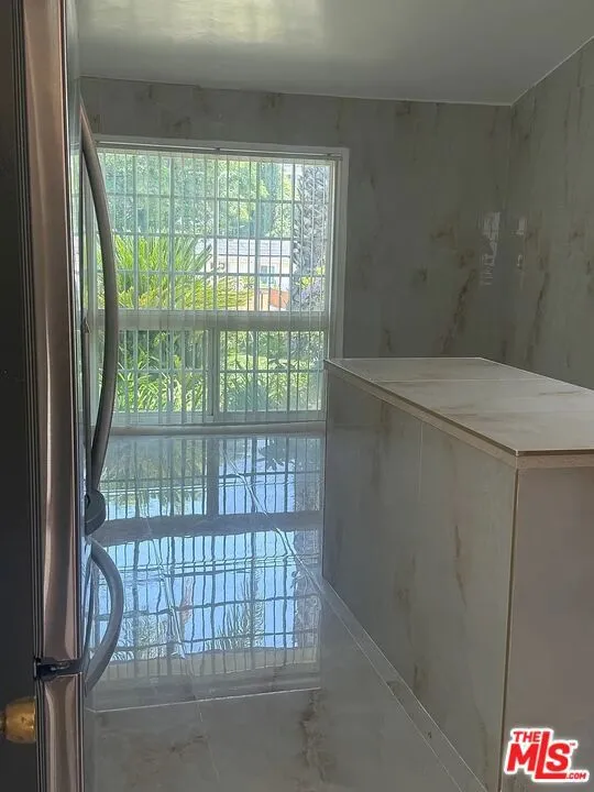 24316 Burbank Blvd Woodland Hills, CA 91367