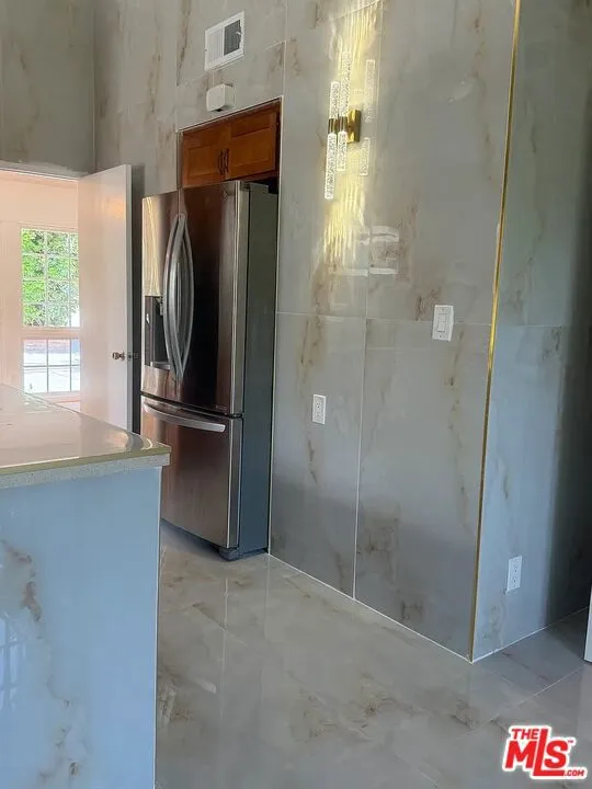 24316 Burbank Blvd Woodland Hills, CA 91367
