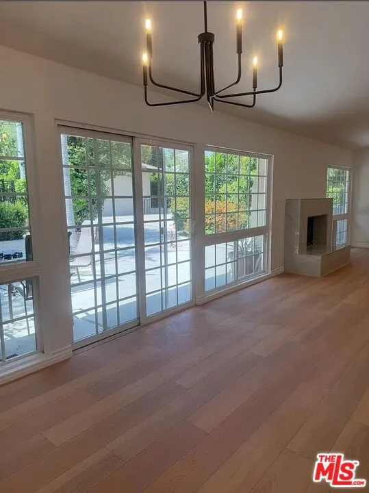 24316 Burbank Blvd Woodland Hills, CA 91367