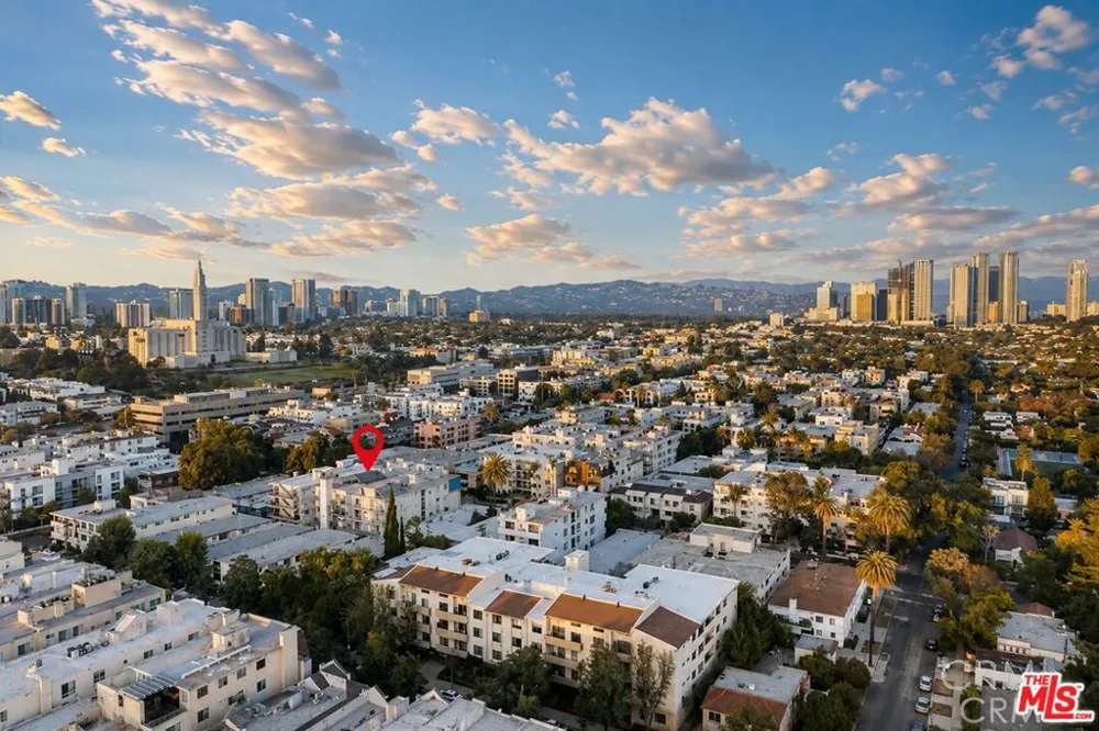 1915 Malcolm Avenue #301 Los Angeles, CA 90025