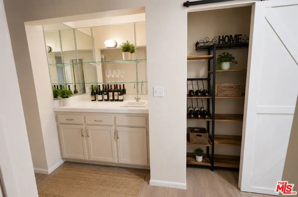1915 Malcolm Avenue #301 Los Angeles, CA 90025