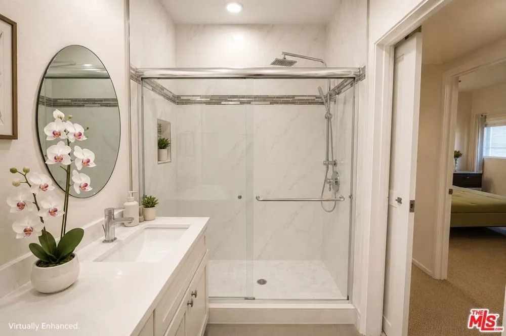 1915 Malcolm Avenue #301 Los Angeles, CA 90025