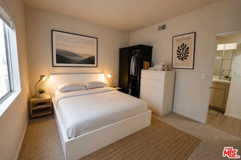 1915 Malcolm Avenue #301 Los Angeles, CA 90025
