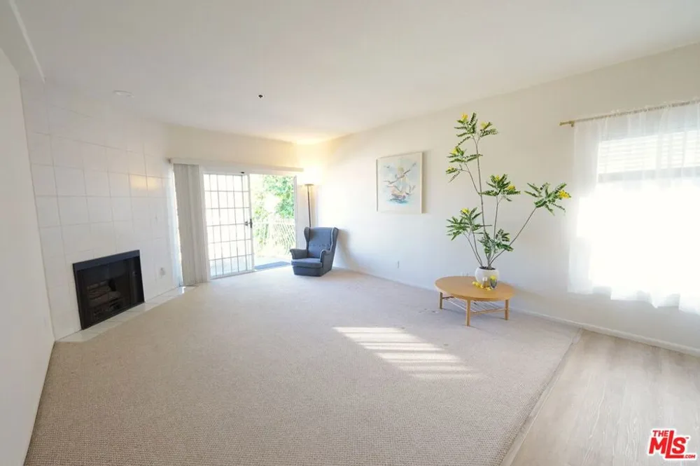 1915 Malcolm Avenue #301 Los Angeles, CA 90025
