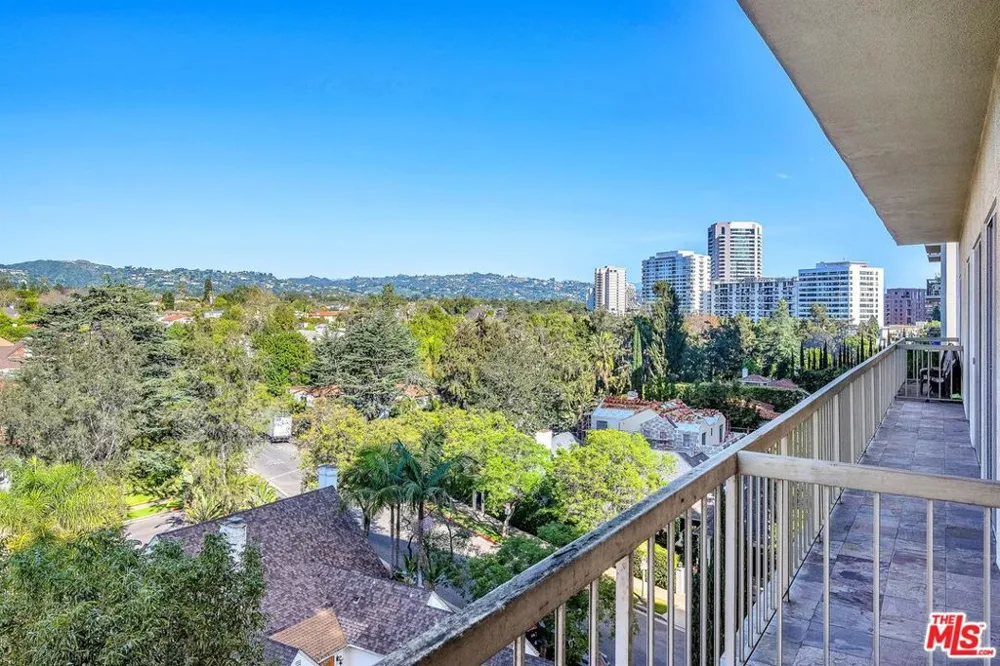 10751 Wilshire Boulevard #909 Los Angeles, CA 90024