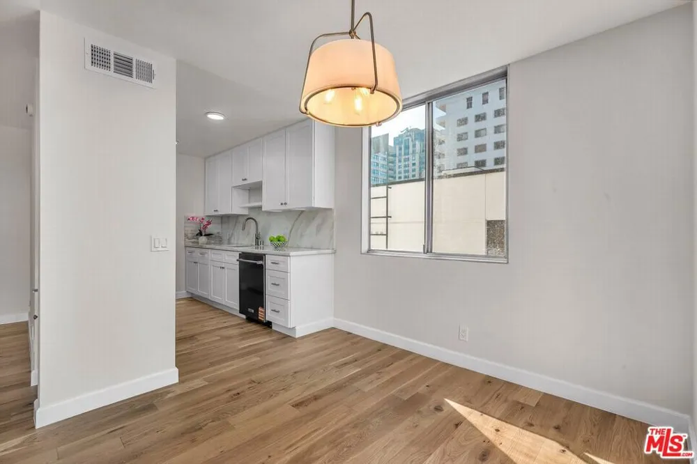 10751 Wilshire Boulevard #909 Los Angeles, CA 90024