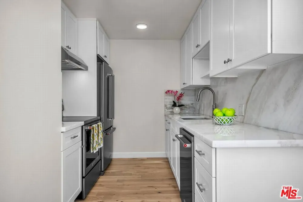 10751 Wilshire Boulevard #909 Los Angeles, CA 90024