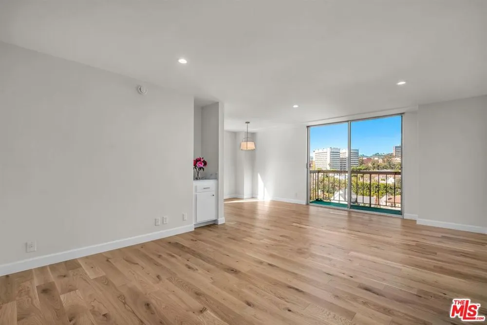 10751 Wilshire Boulevard #909 Los Angeles, CA 90024