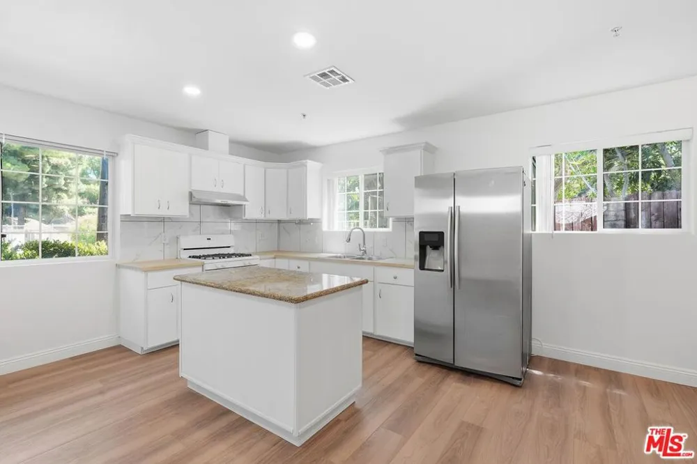 12311 Bradford Place Granada Hills, CA 91344