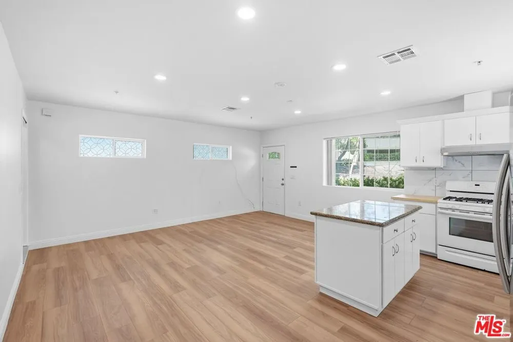 12311 Bradford Place Granada Hills, CA 91344