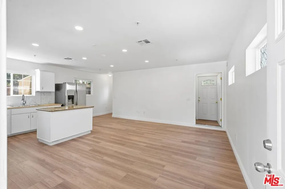 12311 Bradford Place Granada Hills, CA 91344