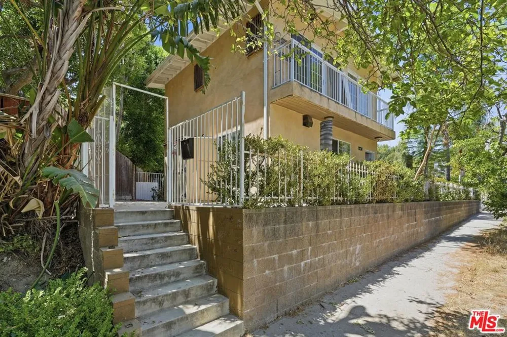 12311 Bradford Place Granada Hills, CA 91344