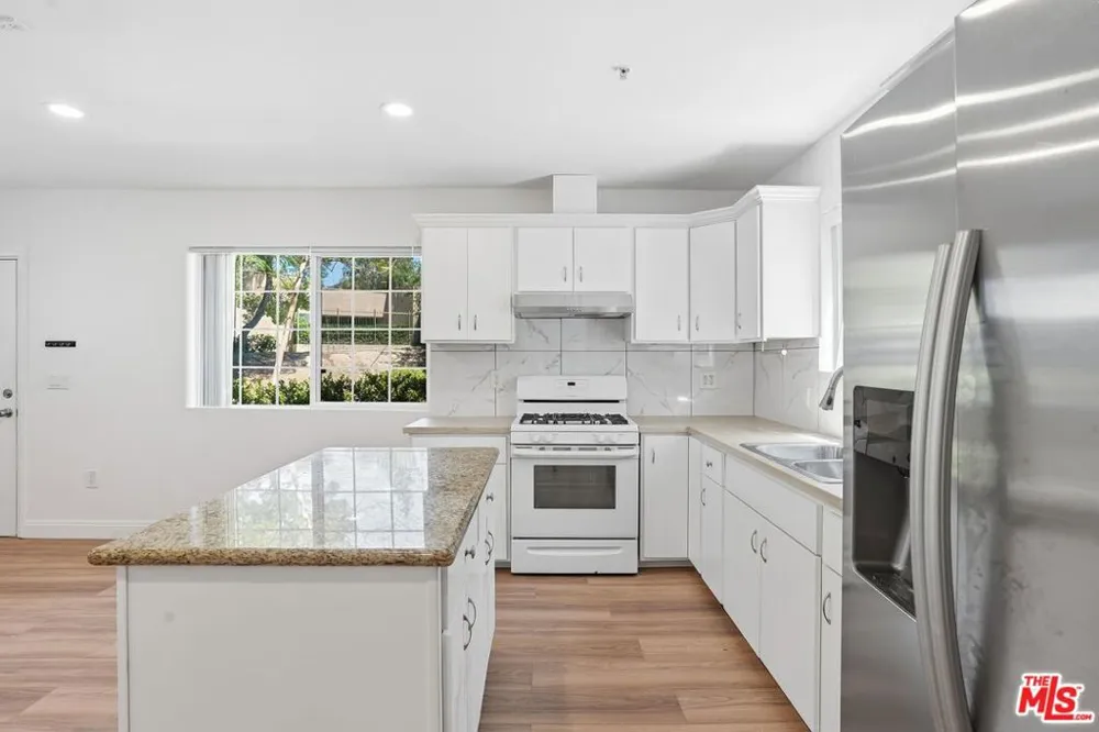 12311 Bradford Place Granada Hills, CA 91344