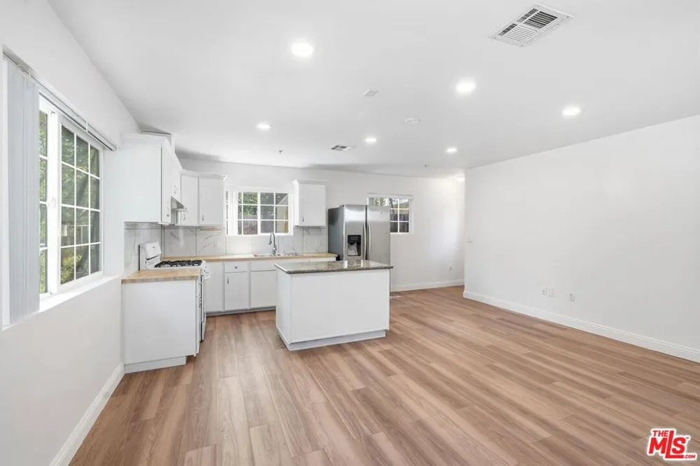 12311 Bradford Place Granada Hills, CA 91344