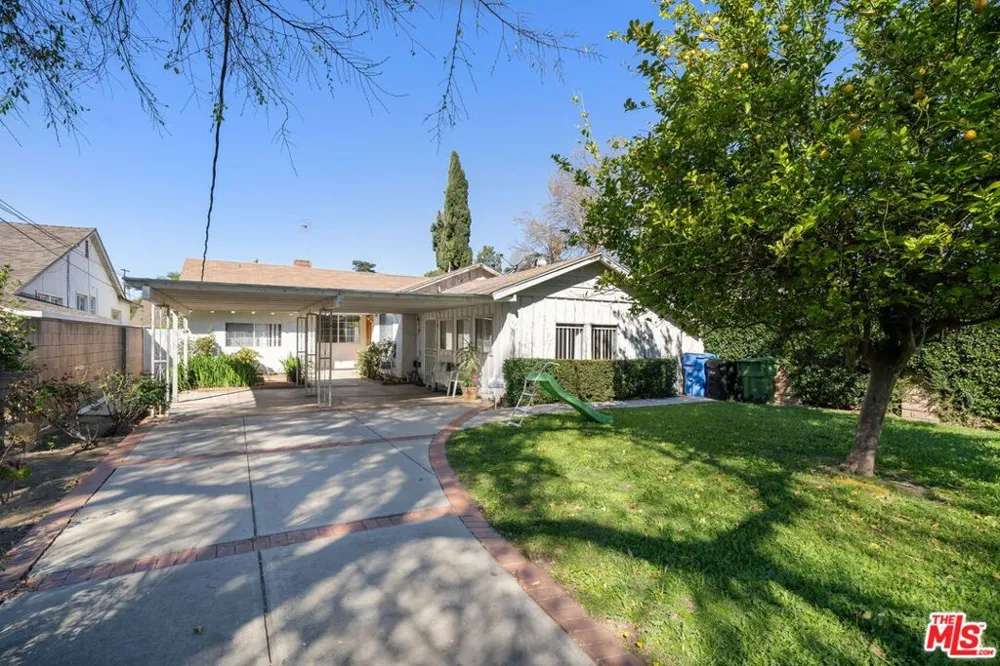 7351 Zelzah Avenue Los Angeles, CA 91335