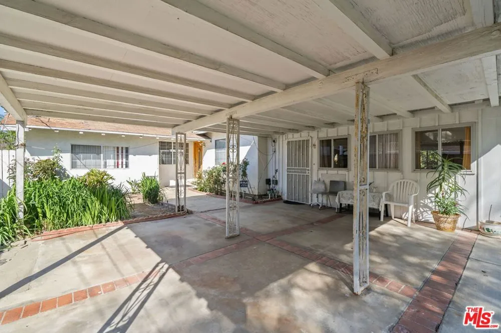 7351 Zelzah Avenue Los Angeles, CA 91335