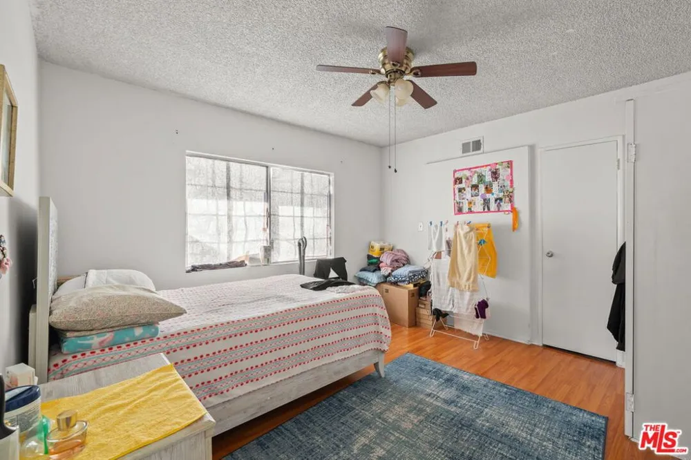 7351 Zelzah Avenue Los Angeles, CA 91335
